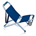 Parapluies et chaises de plage